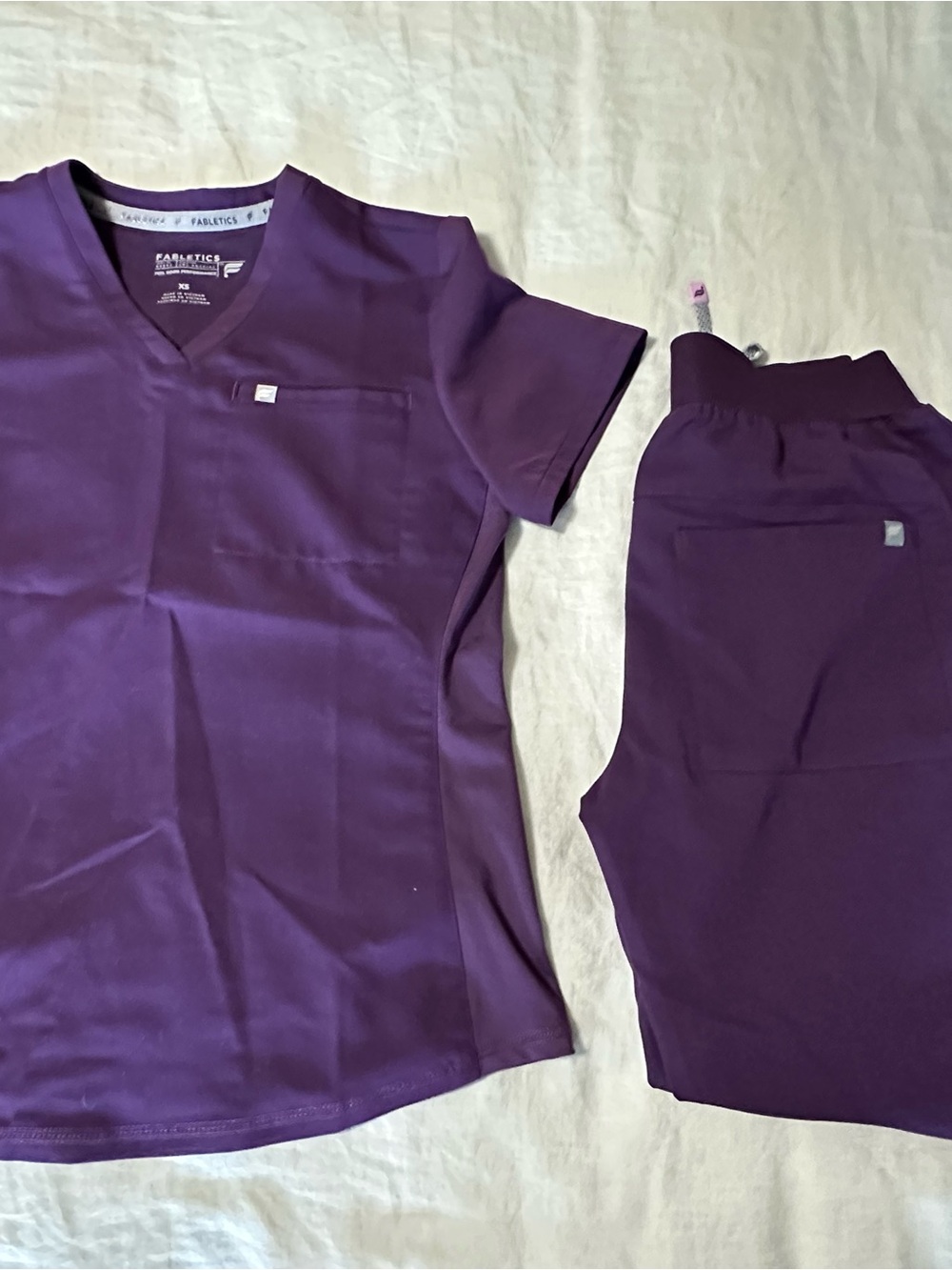 Fabletics Acai Scrub Set, Vital Top XS, Ion Pant XS/Short